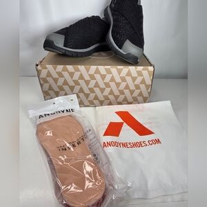 anodyne womens black sport double depth stretch  no.85 size 8W. New.